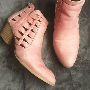 Quipid - Blush Distressed Low Booties